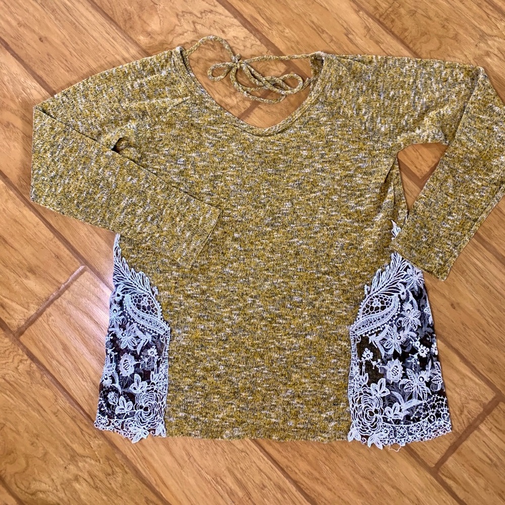 Moa Moa Sweater